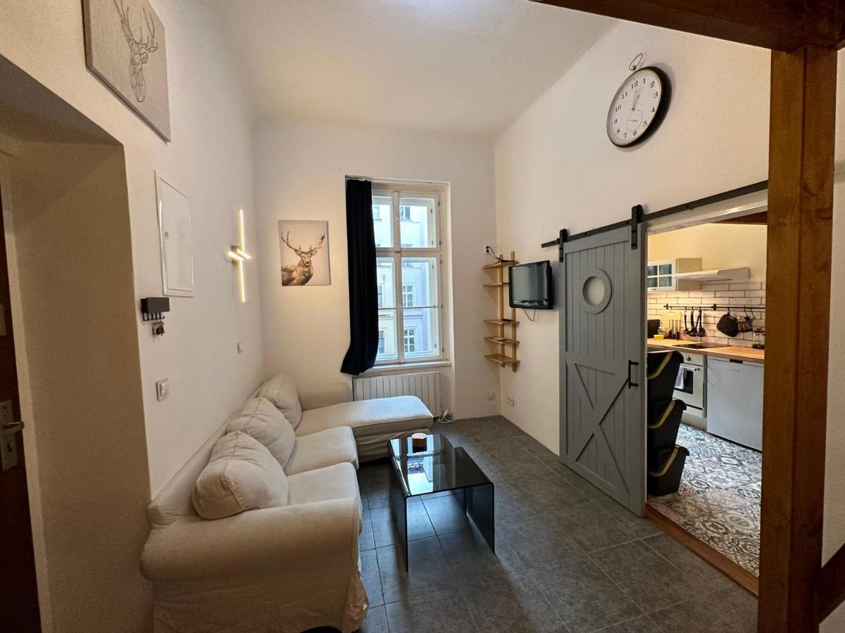 Cozy New Loft Apartment Прага Экстерьер фото