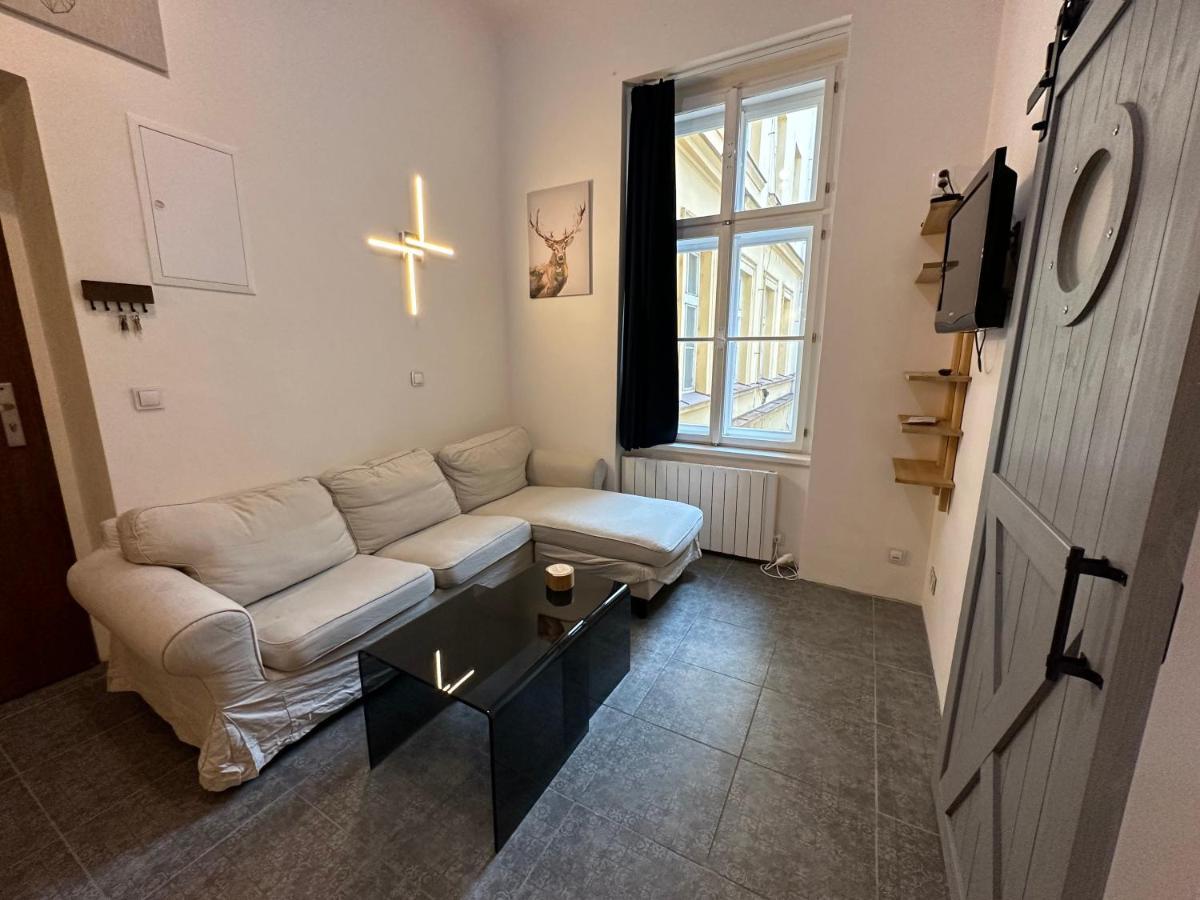 Cozy New Loft Apartment Прага Экстерьер фото