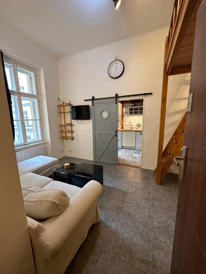 Cozy New Loft Apartment Прага Экстерьер фото