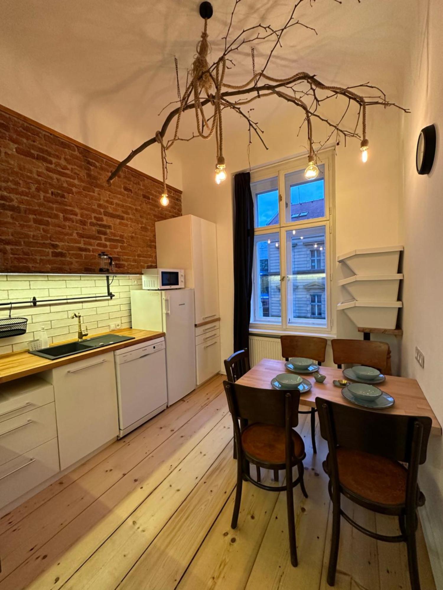 Cozy New Loft Apartment Прага Экстерьер фото